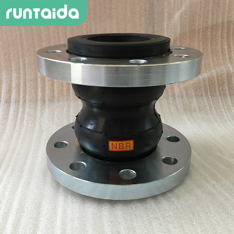 NBR耐（nài）油可（kě）曲（qǔ）繞橡膠接頭